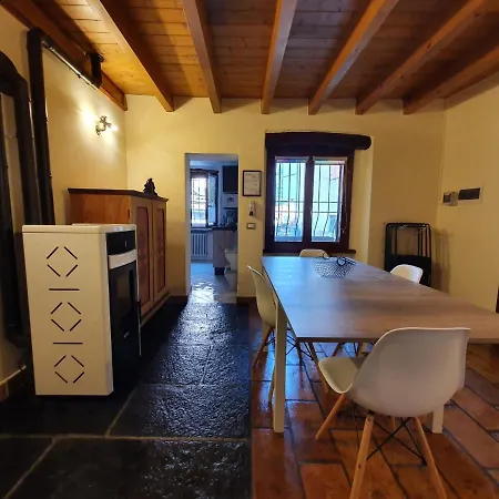 I Scalitt By Quokka 360 - Typical House Carate Urio